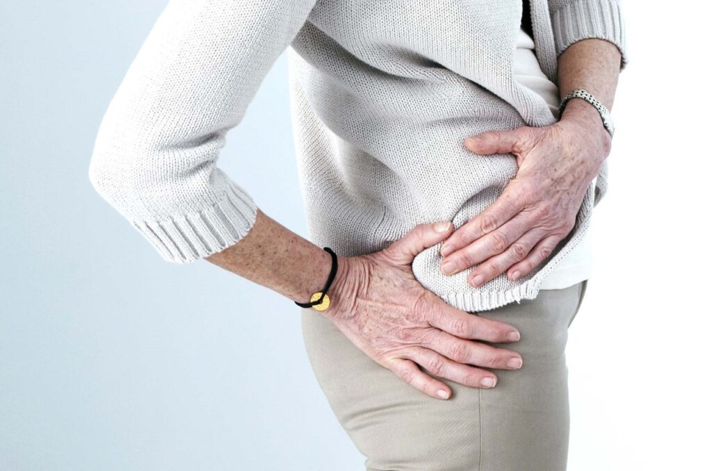 DOR QUADRIL - <strong>Dor no quadril: o que pode ser</strong><a href="https://curefisioterapia.com.br/dor-no-quadril-causas-tratamento/"><strong>?</strong></a>