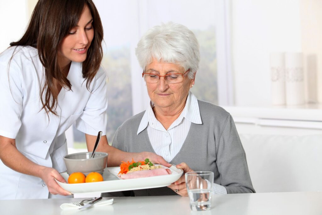 beneficios nutricional scaled 1 - <strong>Os benefícios do acompanhamento nutricional para idosos</strong>