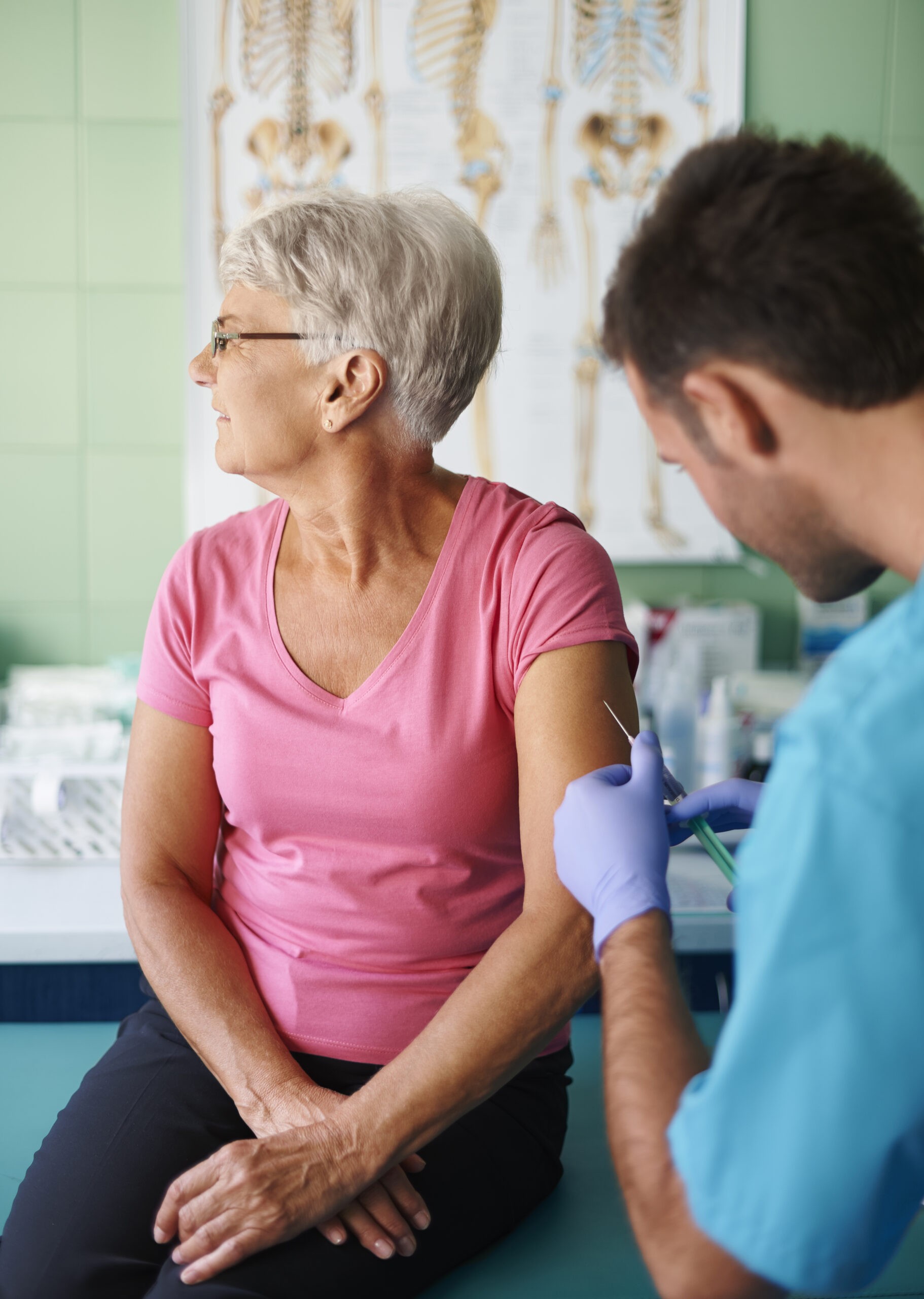 Vacina da Gripe em Idosos: Protegendo quem Você Ama com Segurança e Cuidado